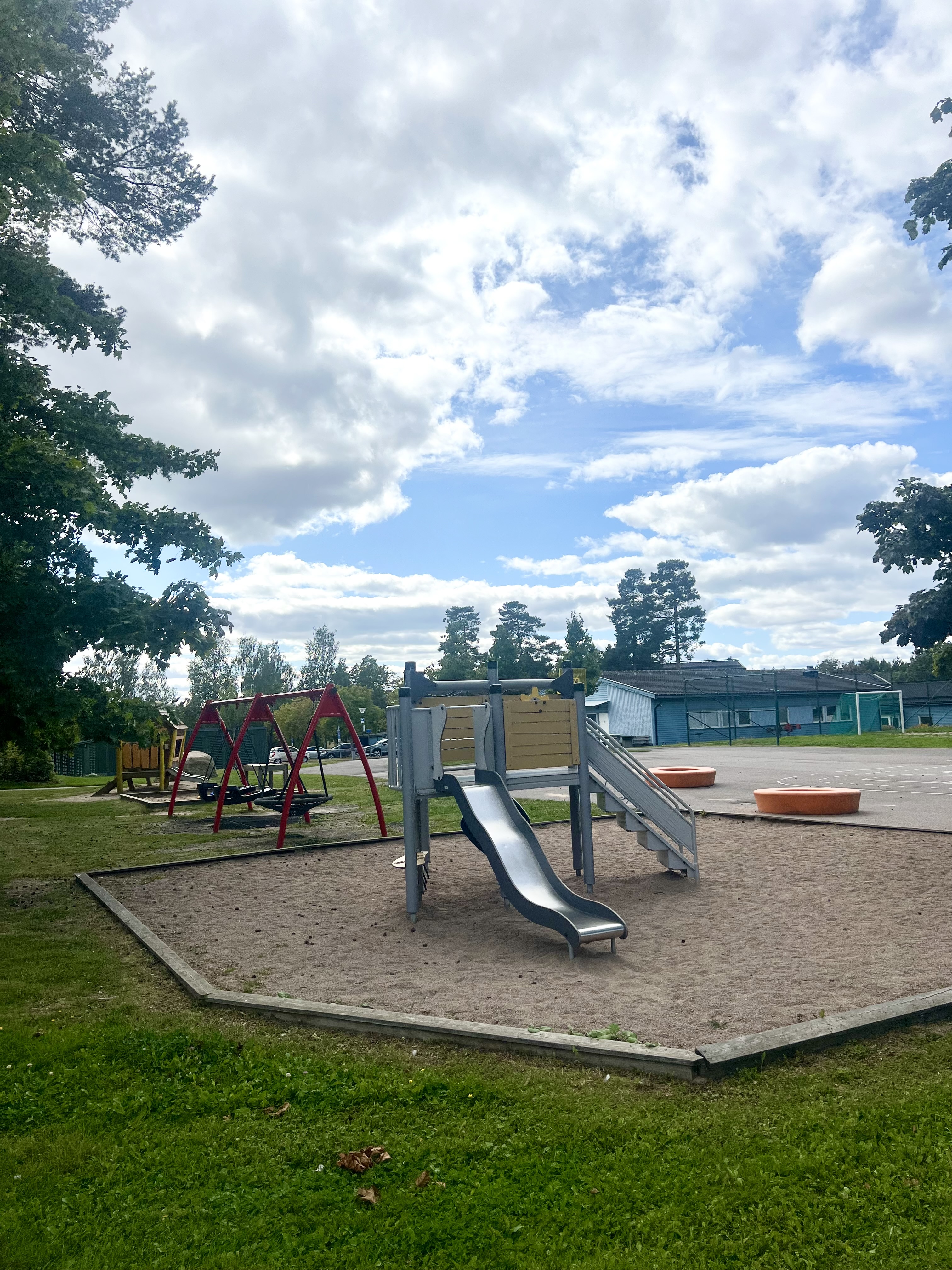 lekplats gitarrgatan, rutschkana